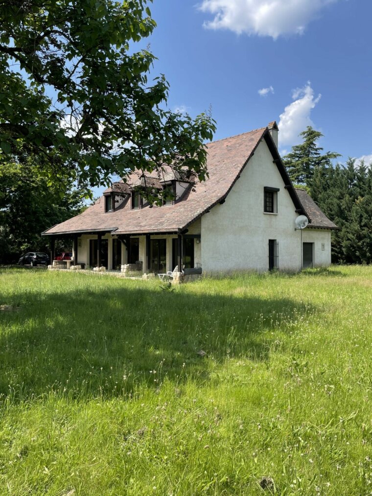 Maison 375 m²