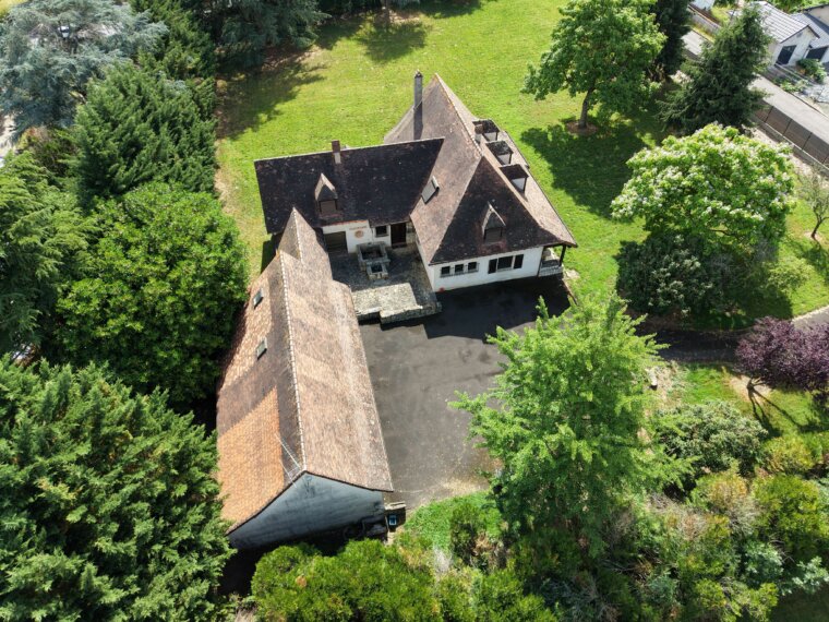 Maison 375 m²